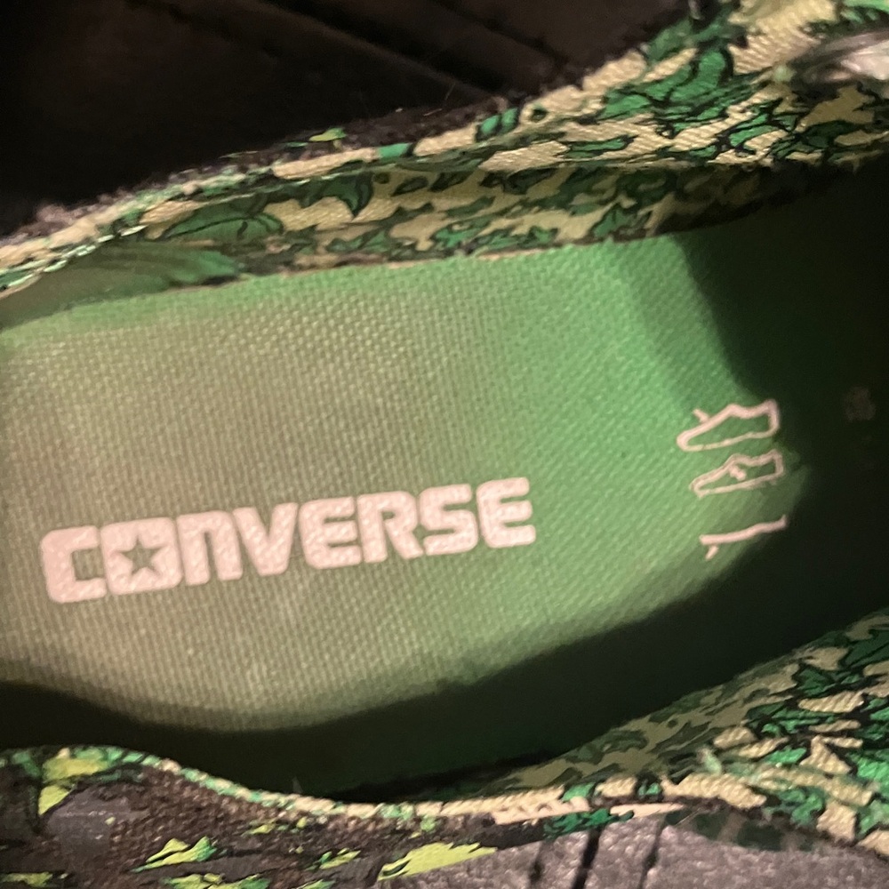 Poison Ivy Converse Lace Up Tennis Shoes - Picture 6 of 7